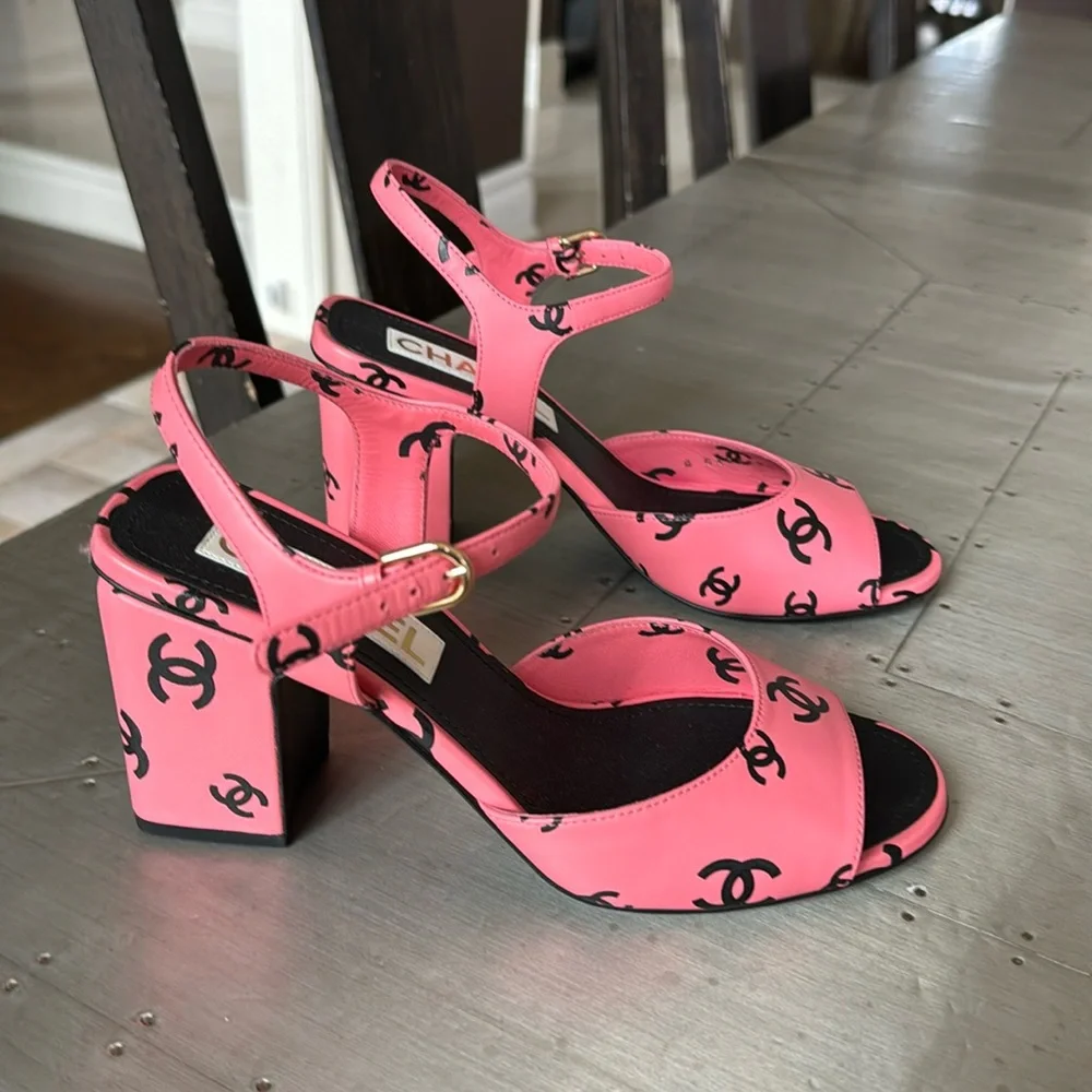 Chanel crazy cc pink black sandal pump logo shoes with box and dustbag sz 38.5